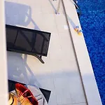 빌라 New Mountainside W Pool + Stunning Sea View