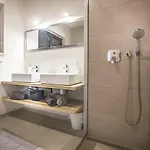 New Mountainside W Pool + Stunning Sea View 빌라 마카르스카