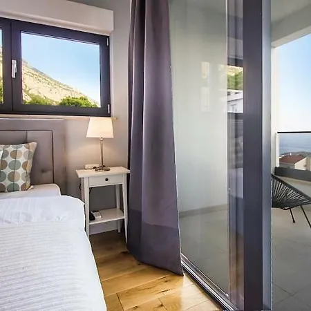 New Mountainside W Pool + Stunning Sea View Vila Makarská
