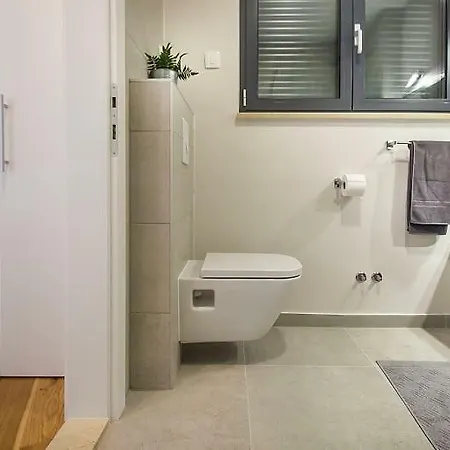 New Mountainside W Pool + Stunning Sea View Vila Makarská