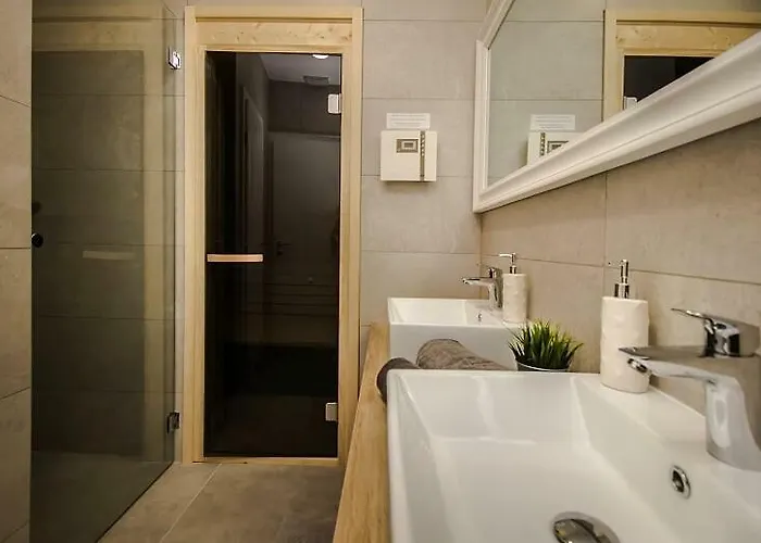 New Mountainside W Pool + Stunning Sea View