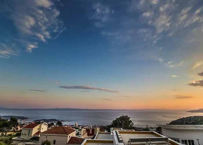 New Mountainside W Pool + Stunning Sea View