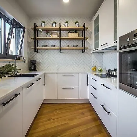 New Mountainside W Pool + Stunning Sea View Makarska