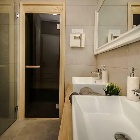 New Mountainside W Pool + Stunning Sea View