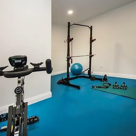 New Mountainside W Pool + Stunning Sea View