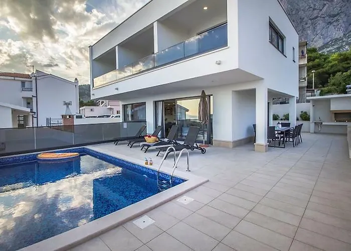 New Mountainside W Pool + Stunning Sea View Makarska