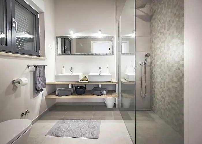 Villa New Mountainside W Pool + Stunning Sea View Makarska