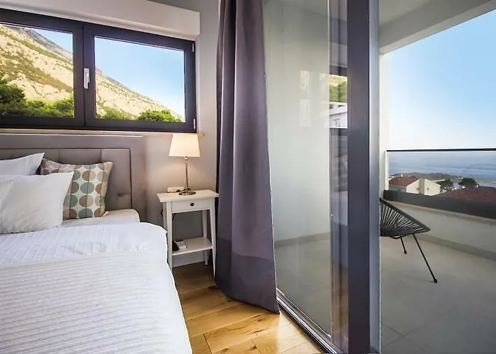 New Mountainside W Pool + Stunning Sea View Villa Makarska